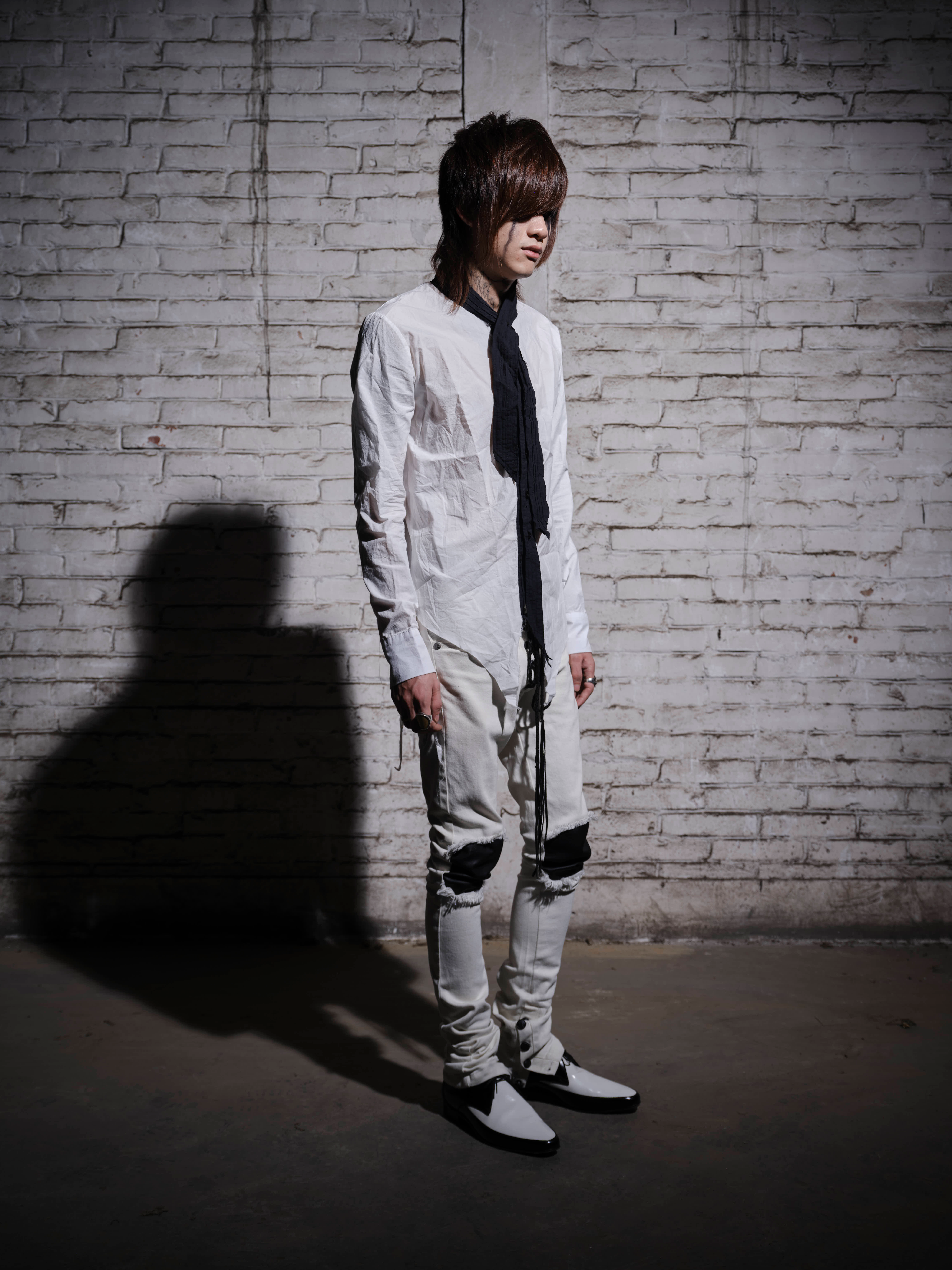 IN PIECES - Image 4