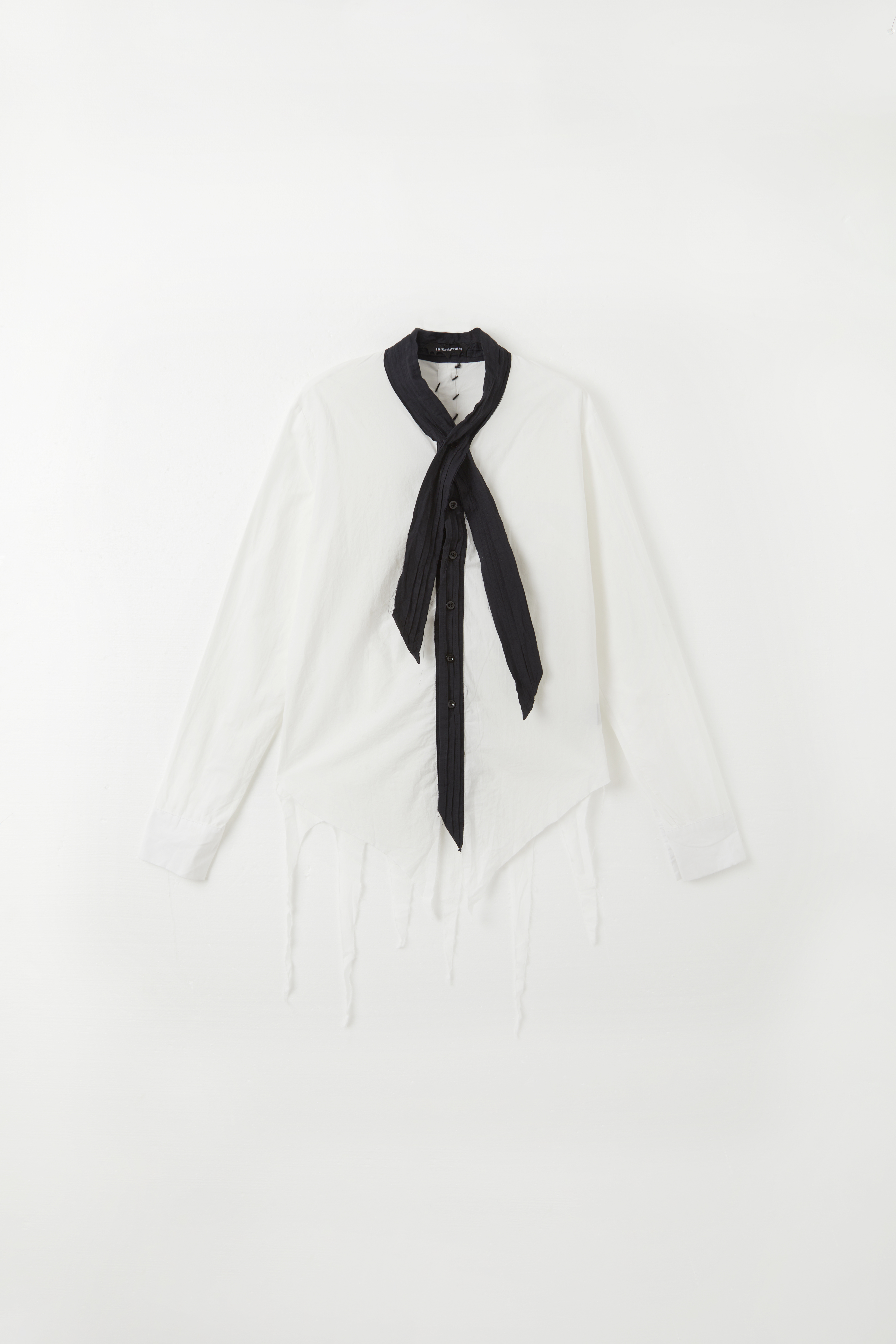 IN PIECES - Image 7