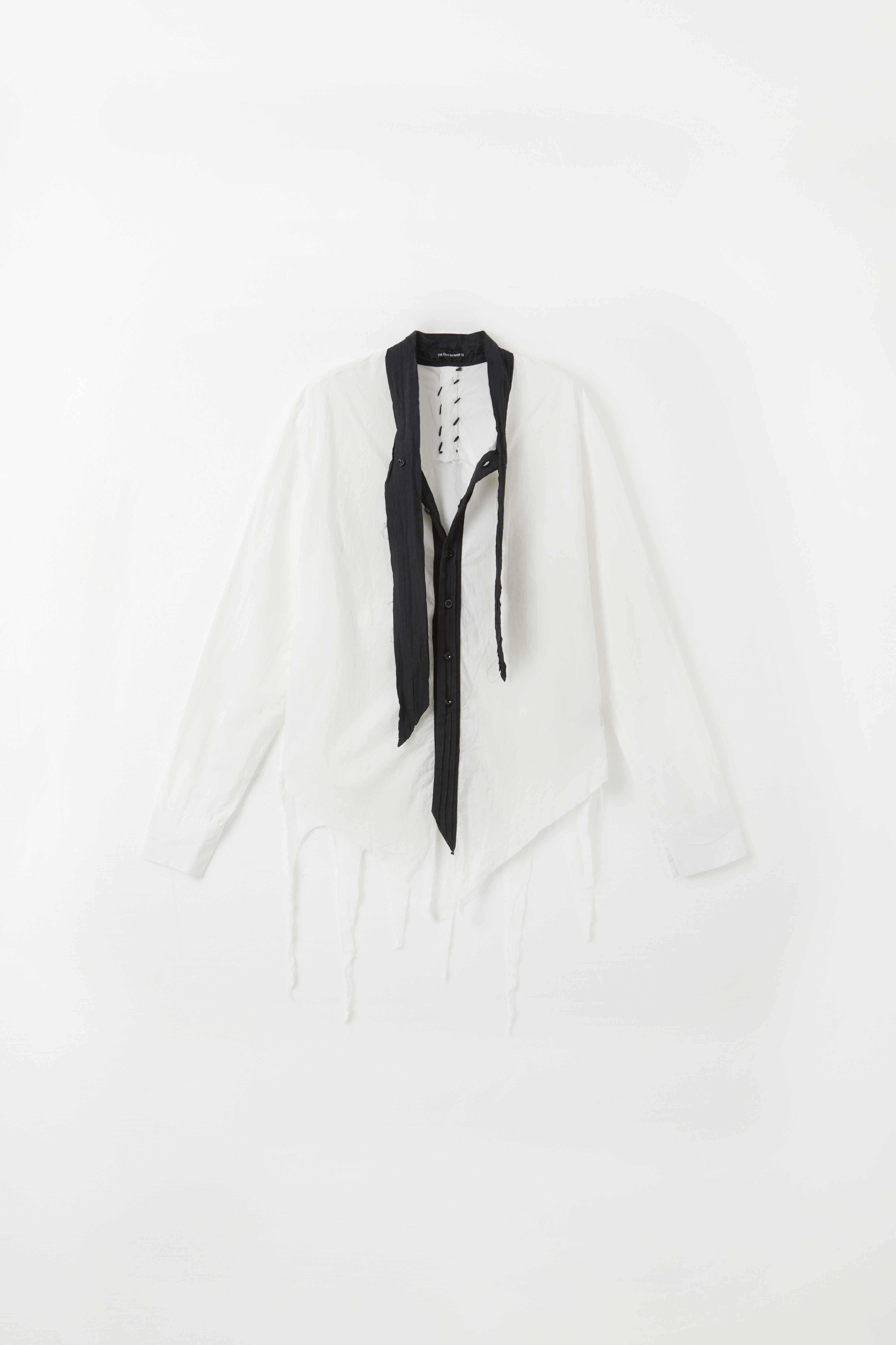 IN PIECES - Image 6